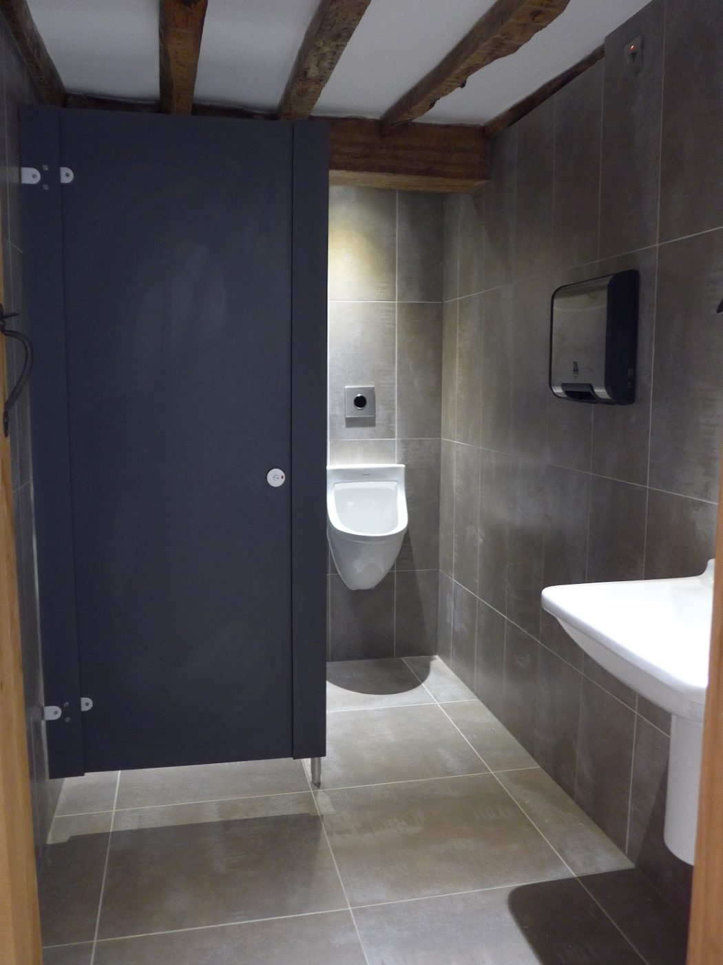 Sixteen toliet